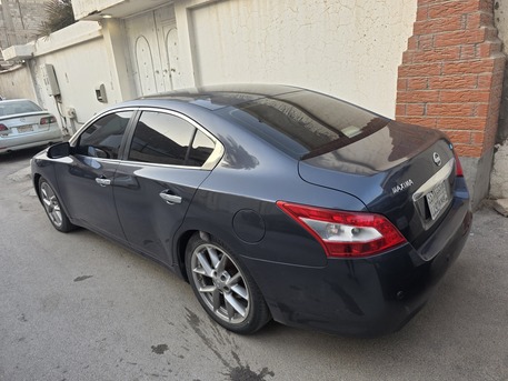 Al Wizarat, Vehicles, Cars & Trucks , SAR 21000,  Nissan Maxima,  2010,  Automatic,  285000 KM,  4-door Family Sedan For Sale