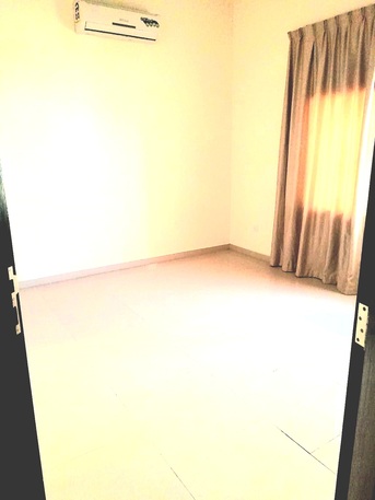 Manama, Apartments, Flats, Houses & Villas, BHD 170/month,  1 BR,  Semi Furnished 1Bedroom Aprt For Rent Without EWA