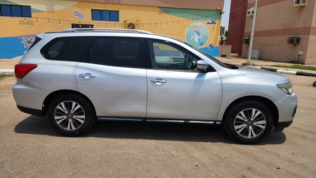 Jizan, Vehicles, Cars & Trucks , SAR 45000,  Nissan Pathfinder,  2018,  Automatic,  220000 KM,