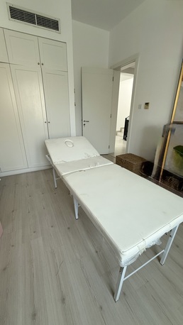 Manama, Health & Beauty Items, BHD 40,  MASSAGE BED / LASHMAKER BED BAHRAIN