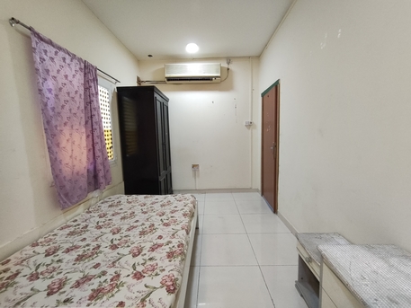 Hoora, Apartments, Flats, Houses & Villas, BHD 150/year,  1 BR,  Hoora:- Furnished Studio Flat On Rent With Ewa..