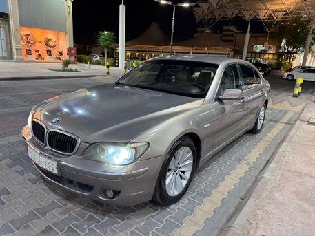 Jeddah, Vehicles, Cars & Trucks , SAR 17000,  Bmw 730,  2006,  Automatic,  221000 KM,  Bmw Six Cyinon Perfect Condition Price Negotiable