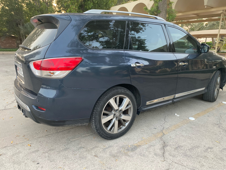 Manama, Vehicles, Cars & Trucks , BHD 2250,  Nissan Pathfinder,  2014,  Automatic,  146000 KM,  For Sale
