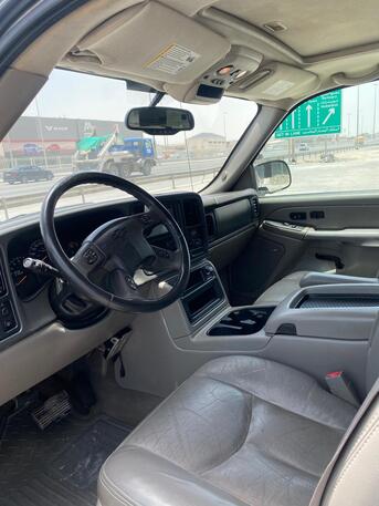 Manama, Vehicles, Cars & Trucks , BHD 2600,  Chevrolet Avalanche,  2005,  Automatic,  116900 KM,  Chevrolet Aavalanche   (Silver)