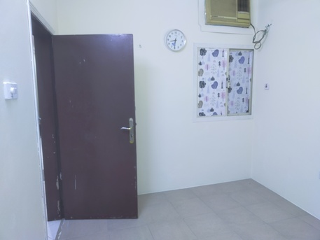 Manama, Bedspace For Rent, BHD 50/month,  FURNISHED ROOM FOR RENT FOR SINGLE PERSON (RENT:BD-50+)