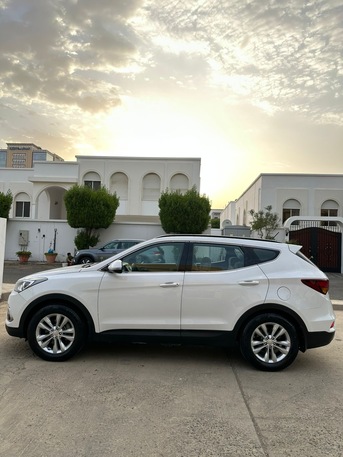 Jeddah, Vehicles, Cars & Trucks , SAR 43000,  Hyundai Santa Fe,  2018,  Automatic,  240 KM,  For Sale Car
