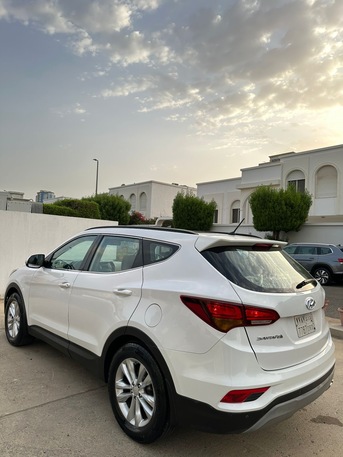 Jeddah, Vehicles, Cars & Trucks , SAR 43000,  Hyundai Santa Fe,  2018,  Automatic,  240 KM,  For Sale Car