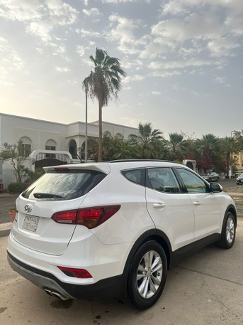 Jeddah, Vehicles, Cars & Trucks , SAR 43000,  Hyundai Santa Fe,  2018,  Automatic,  240 KM,  For Sale Car