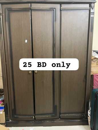 Muharraq, Household Items, BHD 100,  Urgent Sale Bed, Sofa And Refrigerator For Sale