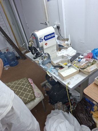 Olaya, Jobs, Thobe Kanch Btn