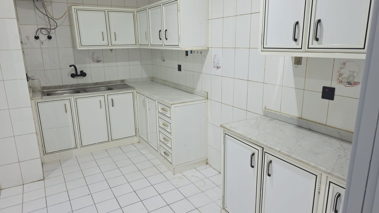 Al Murabba, Bedspace For Rent, SAR 700/month,  120 Sq. Meter,  Clean, Quiet Bedspace For Professionals &ndash; Al Rossais Building, Al Murabba