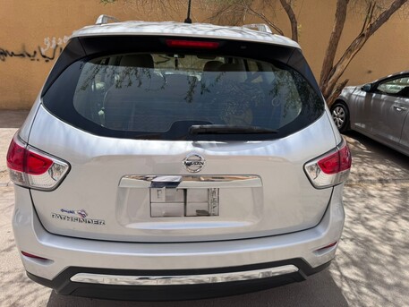 Al Malaz, Vehicles, Cars & Trucks , SAR 33000,  Nissan Pathfinder,  2014,  Automatic,  184864 KM,  Well Maintained , Family Car 33K