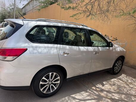 Al Malaz, Vehicles, Cars & Trucks , SAR 33000,  Nissan Pathfinder,  2014,  Automatic,  184864 KM,  Well Maintained , Family Car 33K