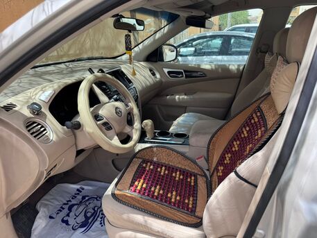 Al Malaz, Vehicles, Cars & Trucks , SAR 33000,  Nissan Pathfinder,  2014,  Automatic,  184864 KM,  Well Maintained , Family Car 33K