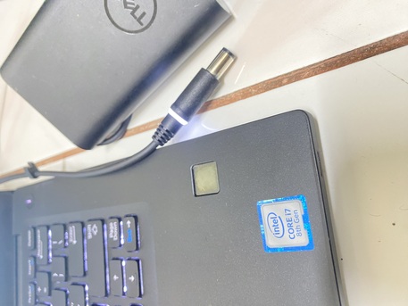 Riyadh, Computers, SAR 850,  Dell I7-8th Generation SSD 256GB RAM 8GB Original Charger