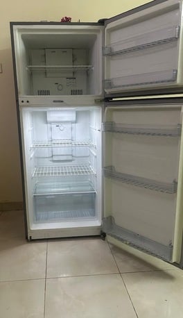 Manama, Appliances, BHD 20,  &ldquo;Moving Sale &ndash; Fridge, Sofa,Oven, Dressing Table & More Available. Good Condition &