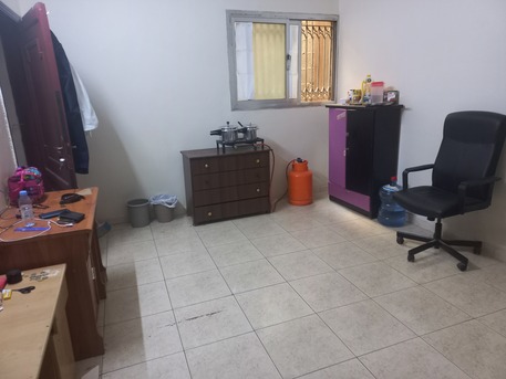 Umm Al Hamam, Housing Exchanges, SAR 700/month,  1 BR,  700 / Month (From June 5) - Offering 1 Bedroom With Shared Kitchen