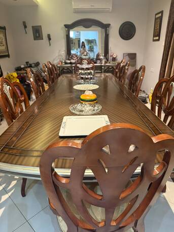 Riyadh, Furniture, SAR 6000,  طاولة طعام تتسع لعشرة أشخاص - Dining Table For 10 People