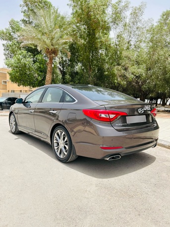 Riyadh, Vehicles, Cars & Trucks , SAR 36000,  Hyundai Sonata,  2017,  Automatic,  338000 KM,   FULL OPTION  MODEL 4 CYLINDER NEAT CAR FOR SALE