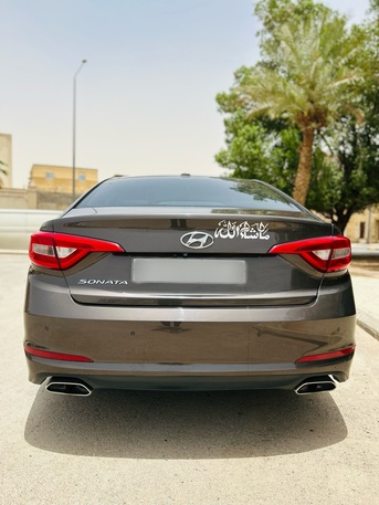 Riyadh, Vehicles, Cars & Trucks , SAR 36000,  Hyundai Sonata,  2017,  Automatic,  338000 KM,   FULL OPTION  MODEL 4 CYLINDER NEAT CAR FOR SALE