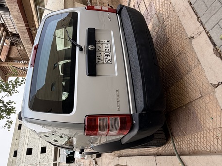 Al Murabba, Vehicles, Cars & Trucks , SAR 15000,  Dodge Nitro,  2007,  Automatic,  373708 KM,  Family Car