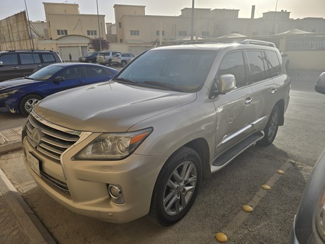 Al Sulaymaniyyah, Vehicles, Cars & Trucks , SAR 120000,  Lexus LX 570,  2013,  Automatic,  321000 KM,    &ndash; Full Option &ndash; Good Condition