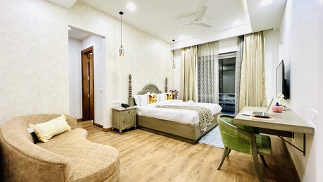 Gurgaon, Apartments, Flats, Houses & Villas, INR 4000/day,  Furnished,  Studio,  350 Sq. Feet,  Studio Apartment Sec 38 With Balcony
