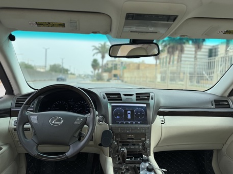 Riyadh, Vehicles, Cars & Trucks , SAR 43000,  Lexus LS 460,  2007,  Automatic,  317000 KM,