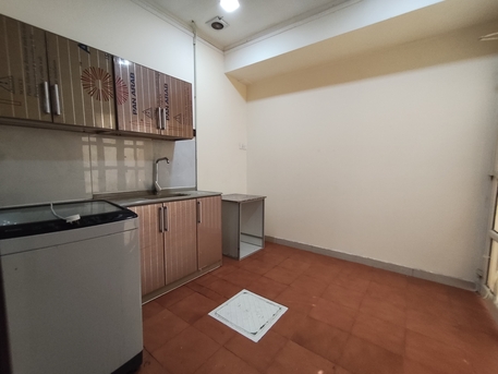 Tubli, Apartments, Flats, Houses & Villas, BHD 150/year,  1 BR,  Tubli:- Groundfloor Furnished Studio Flat On Rent With Unlimited Ewa..