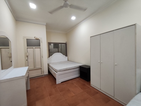 Tubli, Apartments, Flats, Houses & Villas, BHD 150/year,  1 BR,  Tubli:- Groundfloor Furnished Studio Flat On Rent With Unlimited Ewa..