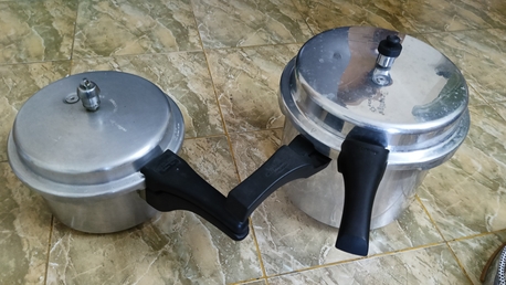Gudaibiya, Household Items, BHD 10,  10 Lts Cooker + 5 Lts Cooker For Sale