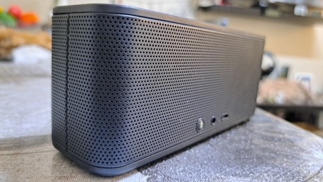 Al Malaz, Electronics, SAR 100,  Samsung Bluetooth Speaker (Very Powerful)