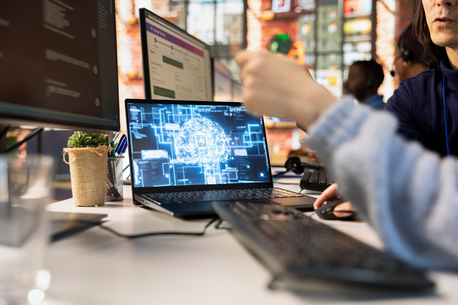Mumbai, Computer, Service Company Software With Real-Time Performance Insights