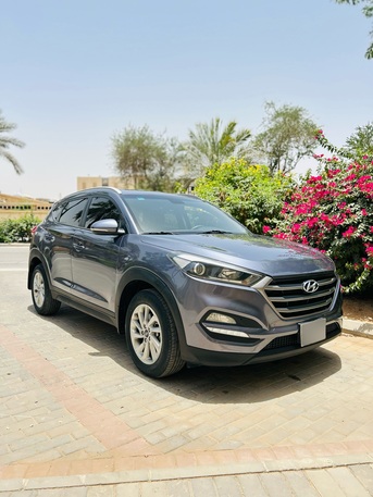 Riyadh, Vehicles, Cars & Trucks , SAR 43000,  Hyundai Tucson,  2016,  Automatic,  180000 KM,   2.0  MODEL NEAT CAR FOR SALE