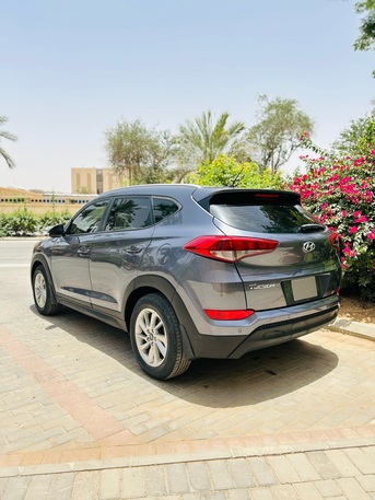 Riyadh, Vehicles, Cars & Trucks , SAR 43000,  Hyundai Tucson,  2016,  Automatic,  180000 KM,   2.0  MODEL NEAT CAR FOR SALE