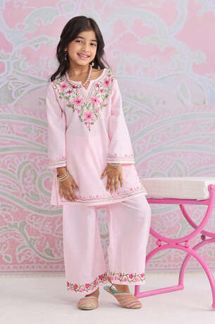New Delhi, Clothing & Accessories, INR 2825,  Explore Kids Chikankari Kurta For Graceful Ethnic Style