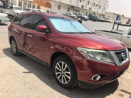 Riyadh, Vehicles, Cars & Trucks , SAR 28500,  Nissan Pathfinder Platinum,  2014,  Automatic,  291000 KM,  Neat And Clean, Well Maintained Family SUV