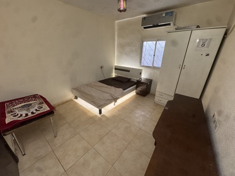 Al Malaz, Rooms for Rent, SAR 1300/month,  Furnished,  Rooms Available In A Fully Furnished 3 BHK Apartment, Suitable For An Executive Bachelor.