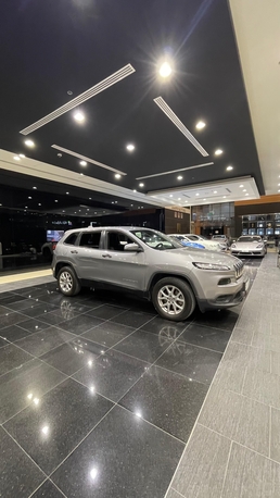 Sanabis, Vehicles, Cars & Trucks , BHD 3200,  Jeep Cherokee,  2015,  Automatic,  160000 KM,   Sport Model