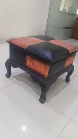 Riyadh, Furniture, SAR 80,  Classic Vintage Wooden Ottoman With Storage Drawer