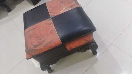 Riyadh, Furniture, SAR 80,  Classic Vintage Wooden Ottoman With Storage Drawer