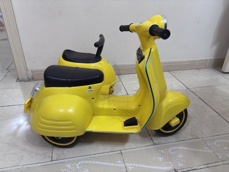 Al Baghdadyiah Al Gharbyia, Baby & Kid Stuff, SAR 300,  Kids Rechargeable Battery 2 Seater Ride On Scooter Bike