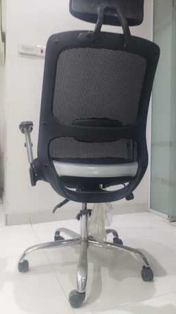 Riyadh, Furniture, SAR 180,  Premium Ergonomic Mesh Office Chair With Headrest - Excellent Condition