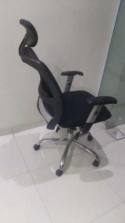 Riyadh, Furniture, SAR 180,  Premium Ergonomic Mesh Office Chair With Headrest - Excellent Condition