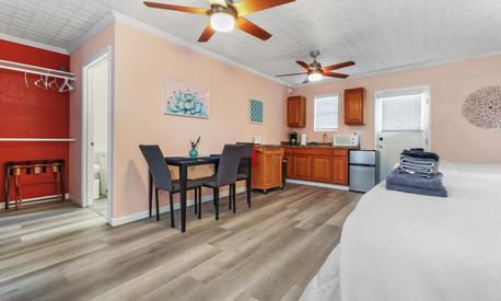 New York, Apartments, Flats, Houses & Villas, Furnished,  Modern Furnished Vacation Rental In Visalia, CA