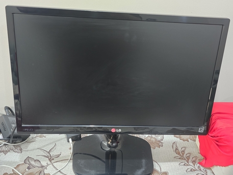 Jeddah, Computers, SAR 175,  LG 22" Full HD IPS Monitor (Model 22MP55HQ) &ndash; Excellent Condition +Wireless Keyboard