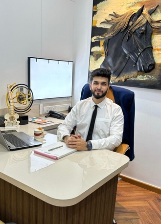 Mumbai, Health, Top Spine Doctor In Malad West, Mumbai &ndash; Dr. Sarthak Kadakia