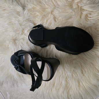 Manama, Clothing & Accessories, BHD 4,  Elegant Black Platform Wedges | Ladies Shoes