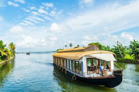 Mumbai, Travel, Book Customized South India Travel Packages - Unbeatable Deals By YoYo Trips