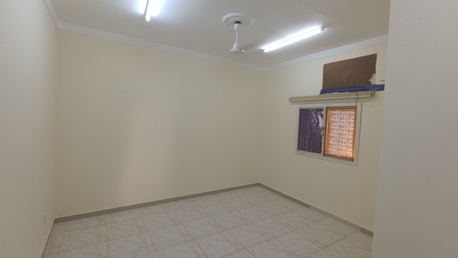 Gudaibiya, Apartments, Flats, Houses & Villas, BHD 160/year,  1 BR,  Semi-Furnished 1 Bedroom Flat Available In Gudaibiya